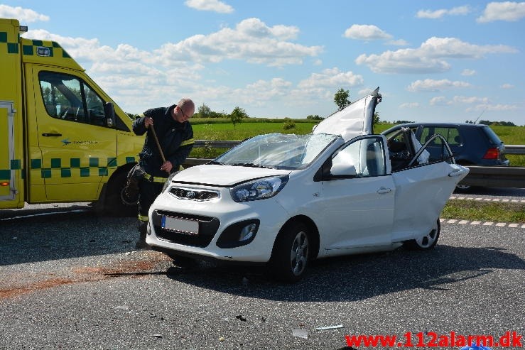 Færdselsuheld med fastklemt. Motorvejen E45 i nordgående. 12/06-2015 Kl. 15:01.