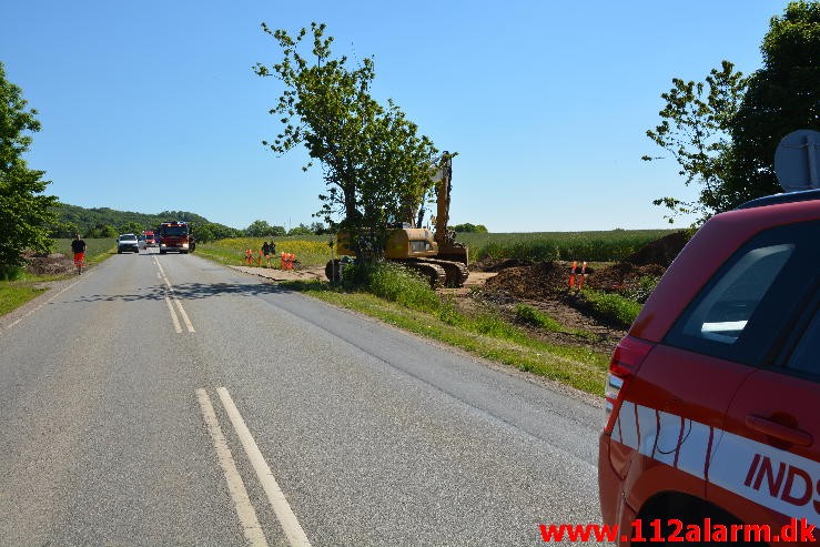 Gasledningsbrud. Vardevej Ved Knabberup. 12/06-2015. KL. 10:24.