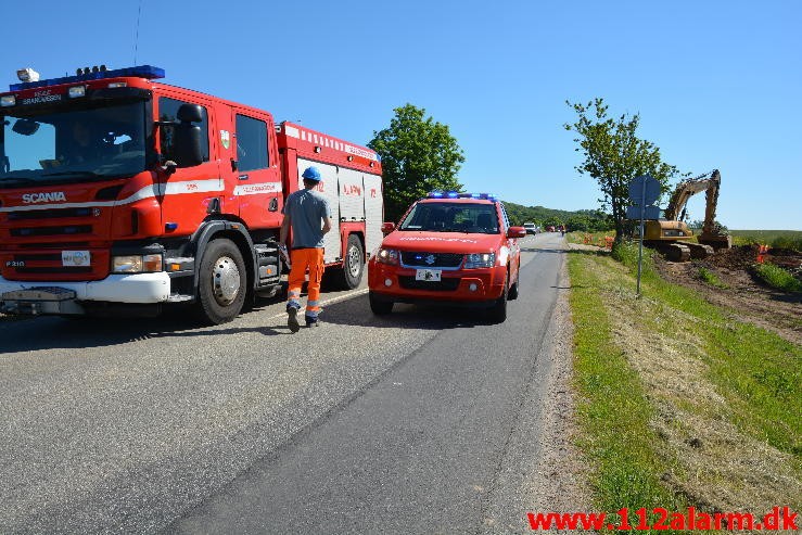 Gasledningsbrud. Vardevej Ved Knabberup. 12/06-2015. KL. 10:24.