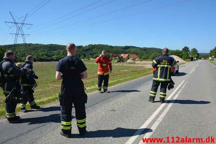 Gasledningsbrud. Vardevej Ved Knabberup. 12/06-2015. KL. 10:24.