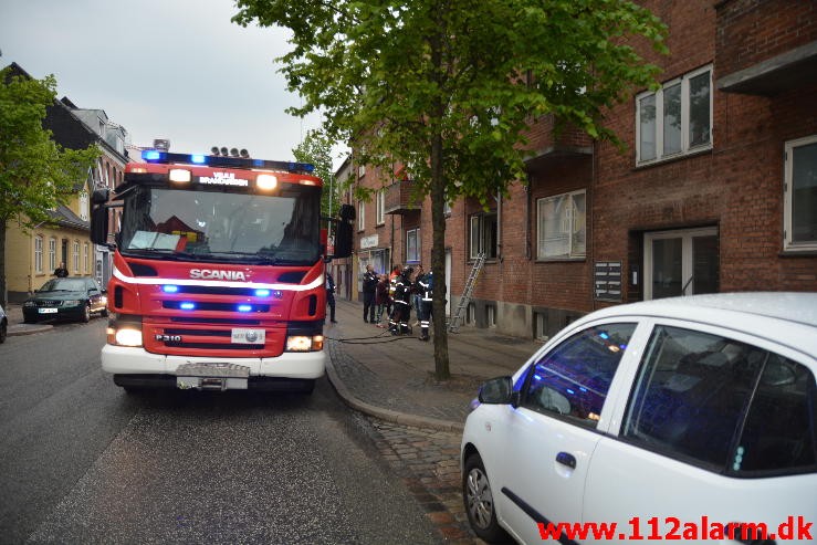 Brand i Etageejendom. Vesterbrogade 57 i Vejle. 13/06-2015. Kl. 18:01.