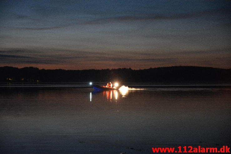 Brand i båd på Vejle Fjorden. 13/06-2015. KL. 01:46.