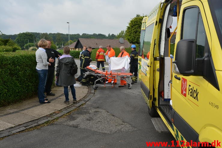 Scooter ramte den blå skilt. Niels Bohrs Vej i Vejle. 29/06-2015. Kl. 08:17.