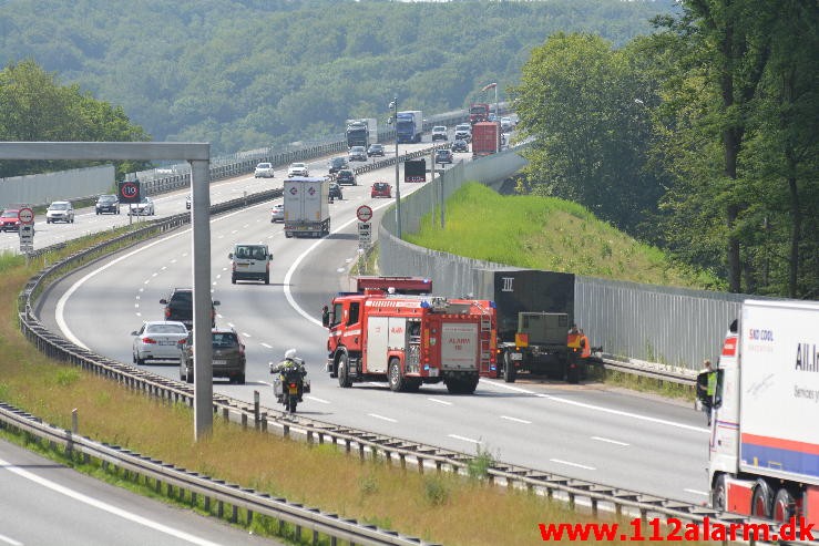 Større olieudslip. E45 motorvejen i sydgående. 29/06-2015. Kl. 11:02.