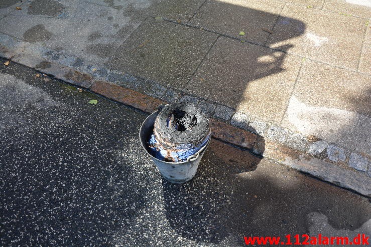 Brand i Lejlighed. Vardevej i Vejle. 02/07-2015. Kl. 15:06.