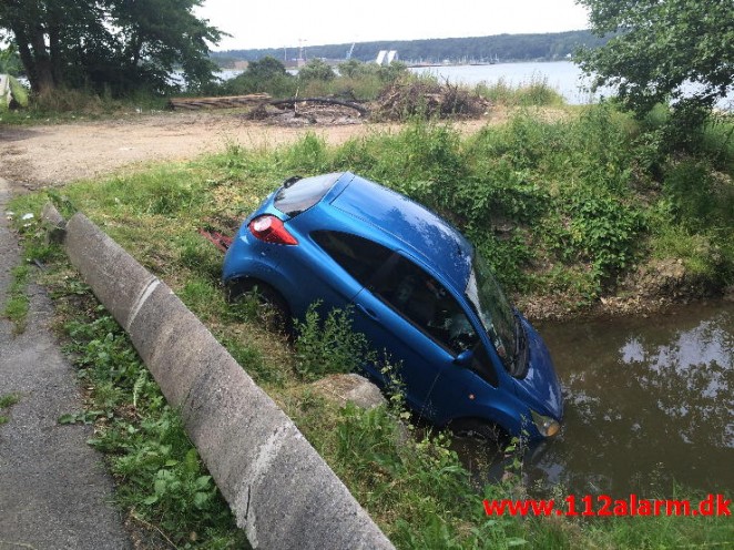 FUH med fastklemt. Ibæk Strandvej i Vejle. 07/07-2015. Kl. 15:22.