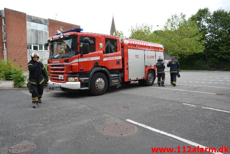 Brand i container. Vissingsgade i Vejle. 19/07-2015. Kl. 11:54.