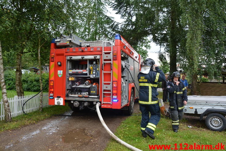 Brand i Kolonihavehus. Nordly i Vejle. 28/07-2015. Kl. 14:06.