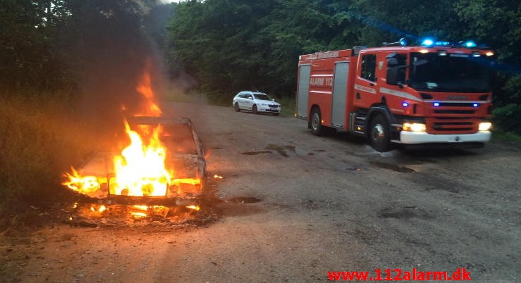 Bilbrand i det fri. Munkebjergvej ved Munkebjerg. 05/08-2015. Kl. 5:24.