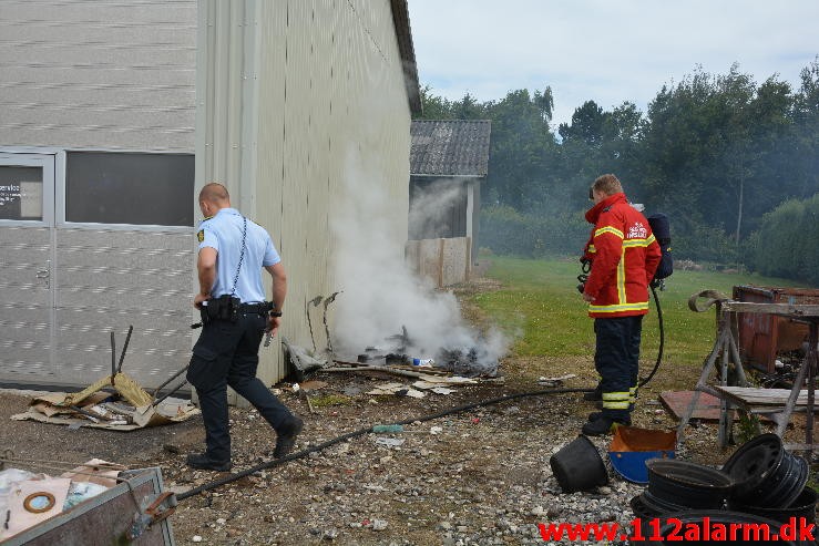 Brand i industri. Frederikshøjvej i Vejle. 07/08-2015. Kl. 10:10.