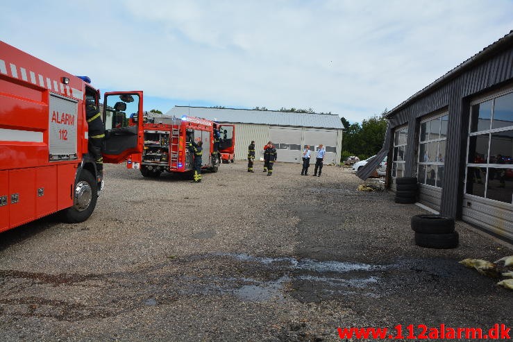 Brand i industri. Frederikshøjvej i Vejle. 07/08-2015. Kl. 10:10.