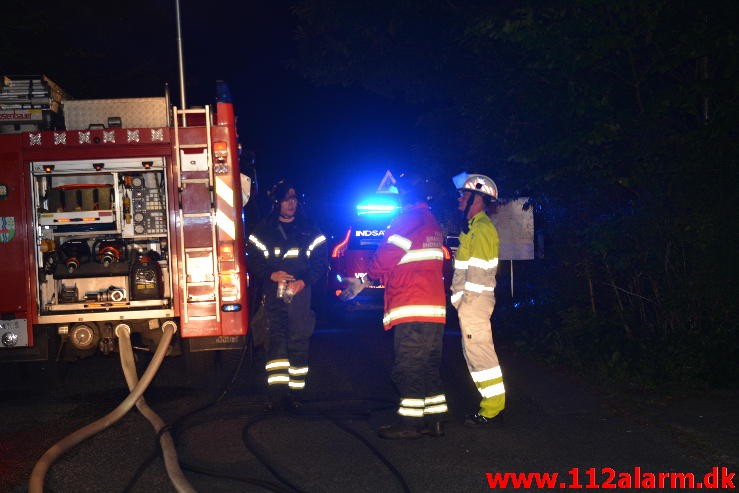 Brand i Villa. Højen Kirkevej i Højen. 07/08-2015. Kl. 2:54.