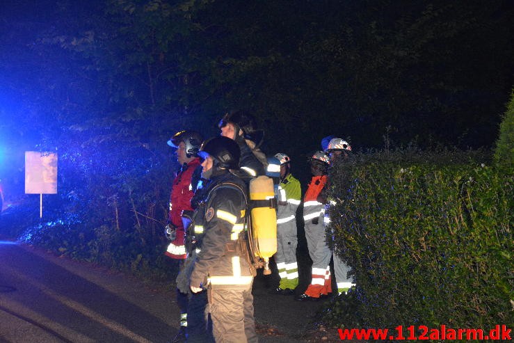 Brand i Villa. Højen Kirkevej i Højen. 07/08-2015. Kl. 2:54.