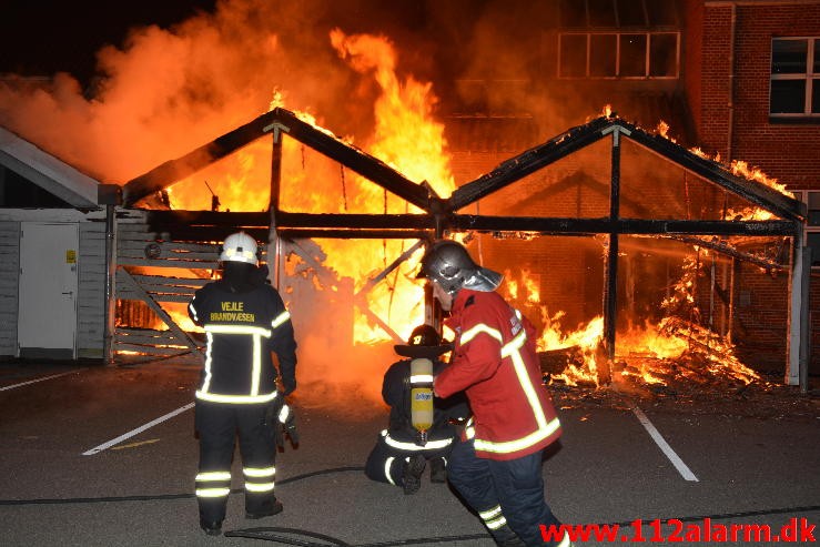 Brand i Etageejendom . Vissingsgade 15 i Vejle. 09/08-2015. Kl. 23:24.