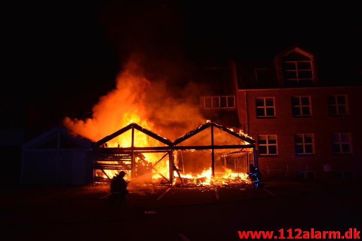 Brand i Etageejendom . Vissingsgade 15 i Vejle. 09/08-2015. Kl. 23:24.