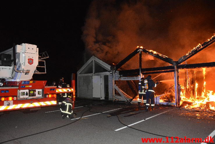 Brand i Etageejendom . Vissingsgade 15 i Vejle. 09/08-2015. Kl. 23:24.