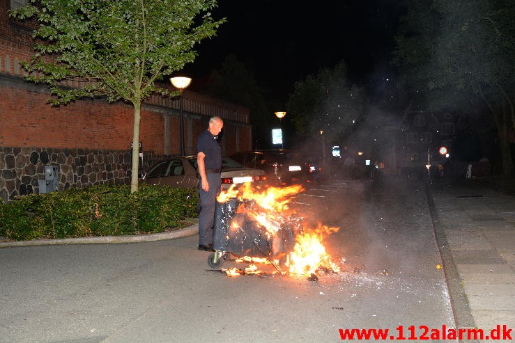 Ild i Container Vedelsgade i Vejle. 19/08-2015. Kl. 00:43.