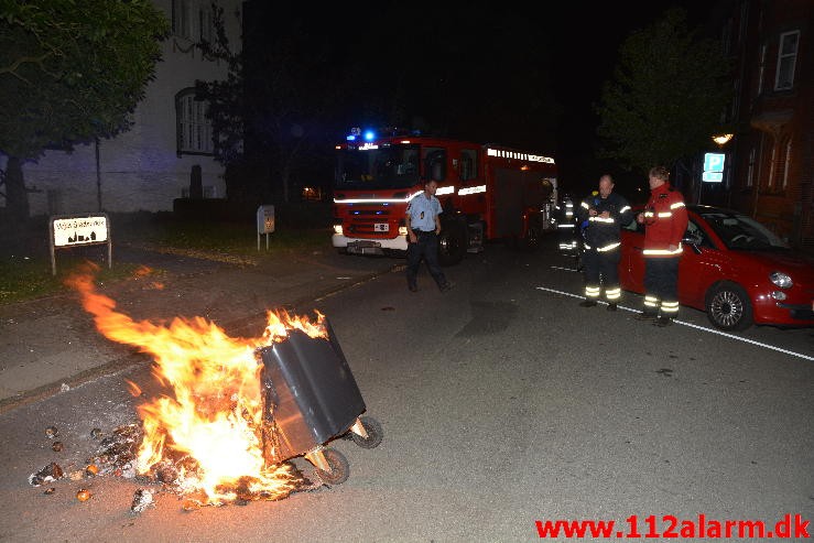 Ild i Container Vedelsgade i Vejle. 19/08-2015. Kl. 00:43.