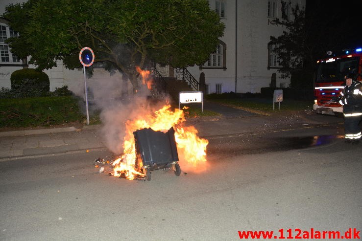 Ild i Container Vedelsgade i Vejle. 19/08-2015. Kl. 00:43.