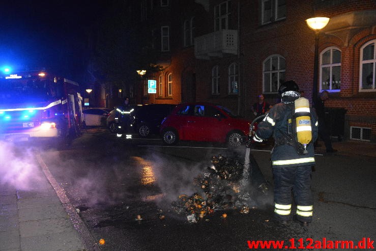 Ild i Container Vedelsgade i Vejle. 19/08-2015. Kl. 00:43.