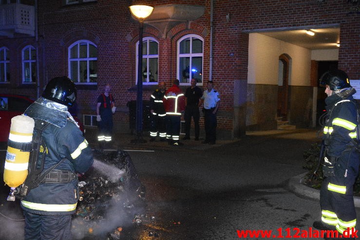 Ild i Container Vedelsgade i Vejle. 19/08-2015. Kl. 00:43.