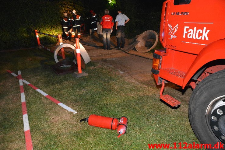 Brand i Landbrugsredskab. Hvesager i Jelling. 21/08-2015. Kl. 00:02.