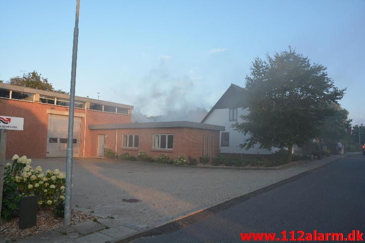Brand i Villa. Grønnegade i Jelling. 24/08-2015. Kl. 19:47.
