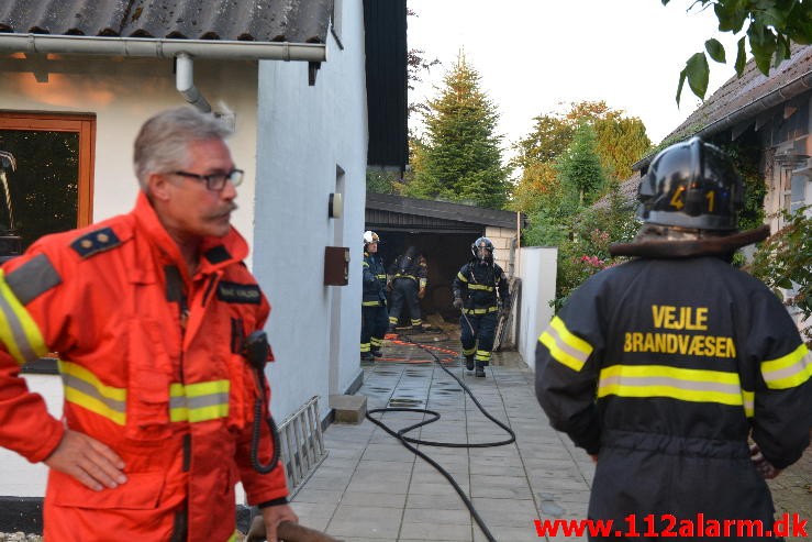 Brand i Villa. Grønnegade i Jelling. 24/08-2015. Kl. 19:47.