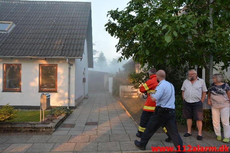 Brand i Villa. Grønnegade i Jelling. 24/08-2015. Kl. 19:47.