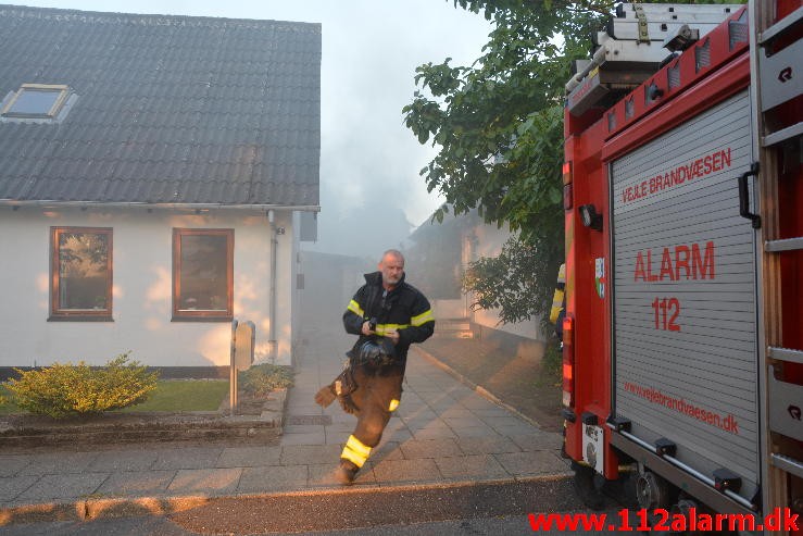 Brand i Villa. Grønnegade i Jelling. 24/08-2015. Kl. 19:47.