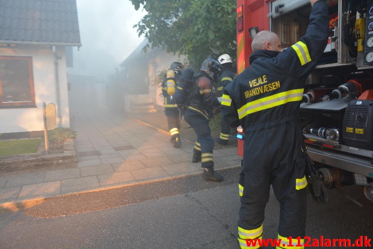 Brand i Villa. Grønnegade i Jelling. 24/08-2015. Kl. 19:47.