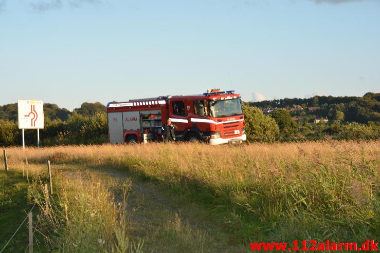 Ild i El-Skab. Bredstenvej ved Vejle. 28/08-2015. Kl. 19:22.