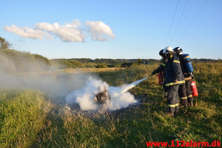 Ild i El-Skab. Bredstenvej ved Vejle. 28/08-2015. Kl. 19:22.