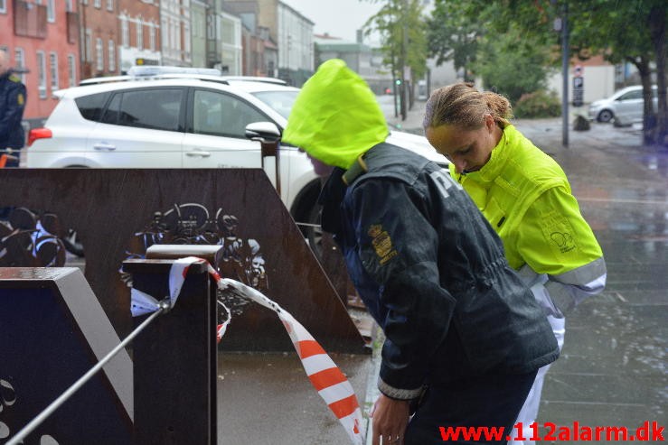 Redning Drukneulykke Søer. Dæmningen i Vejle. 05/09-2015 Kl. 08:13.