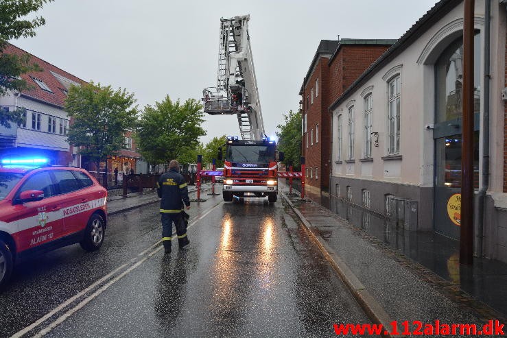 Redning Drukneulykke Søer. Dæmningen i Vejle. 05/09-2015 Kl. 08:13.