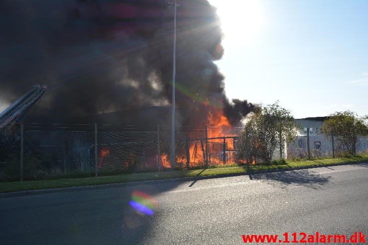 Brand i industri i Vinding i Vejle. 08/09-2015. Kl. 16:47.