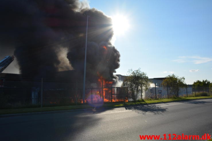 Brand i industri i Vinding i Vejle. 08/09-2015. Kl. 16:47.