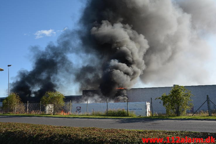 Brand i industri i Vinding i Vejle. 08/09-2015. Kl. 16:47.