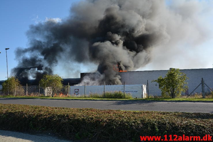 Brand i industri i Vinding i Vejle. 08/09-2015. Kl. 16:47.