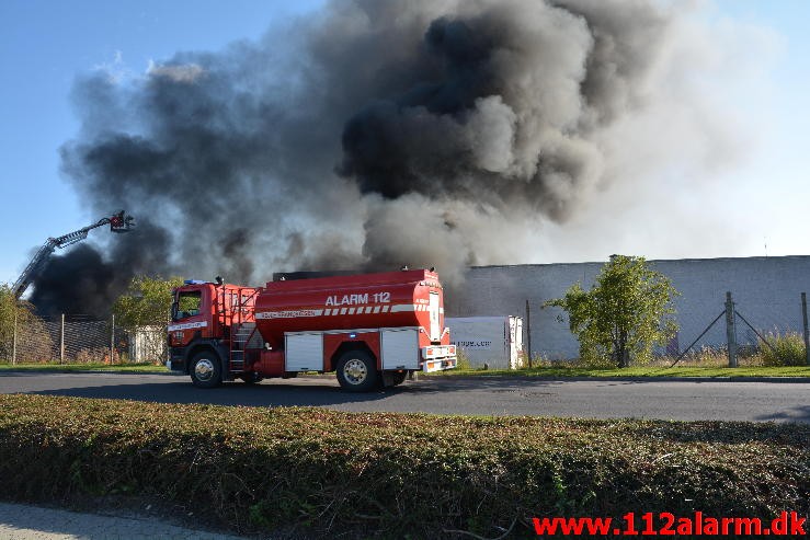 Brand i industri i Vinding i Vejle. 08/09-2015. Kl. 16:47.