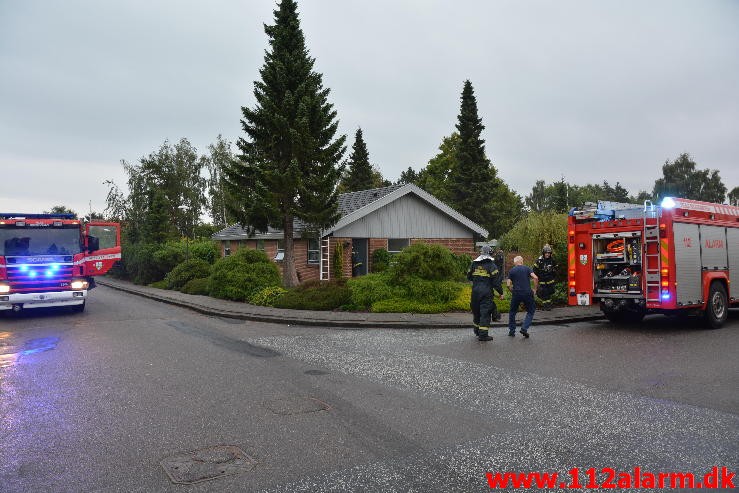 Brand i Villa. Boesvangen vejle øst. 12/09-2015. Kl. 07:20.