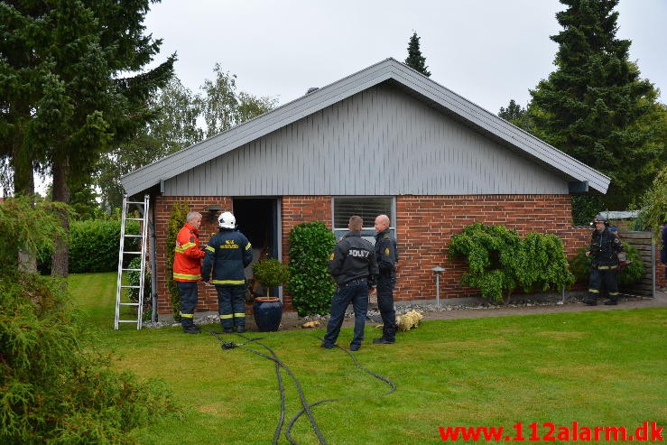 Brand i Villa. Boesvangen vejle øst. 12/09-2015. Kl. 07:20.