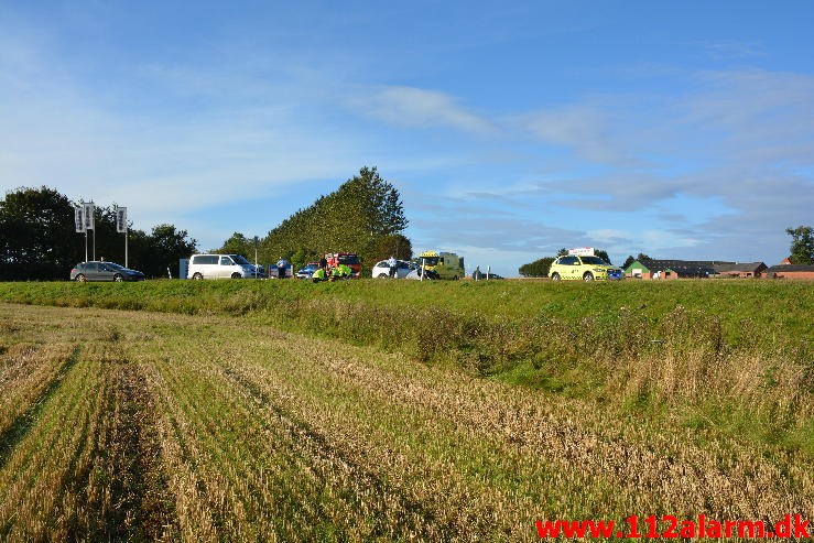 FUH med fastklemt. Ballevej i krydset ved Ballefriskole. 19/09-2015. Kl. 08:52.