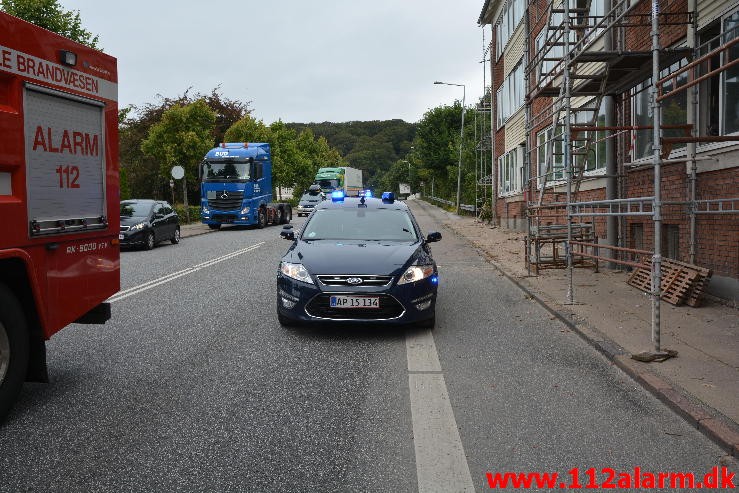 FUH med fastklemte. Østerbrogade i Vejle. 21/09-2015. Kl. 11:14.