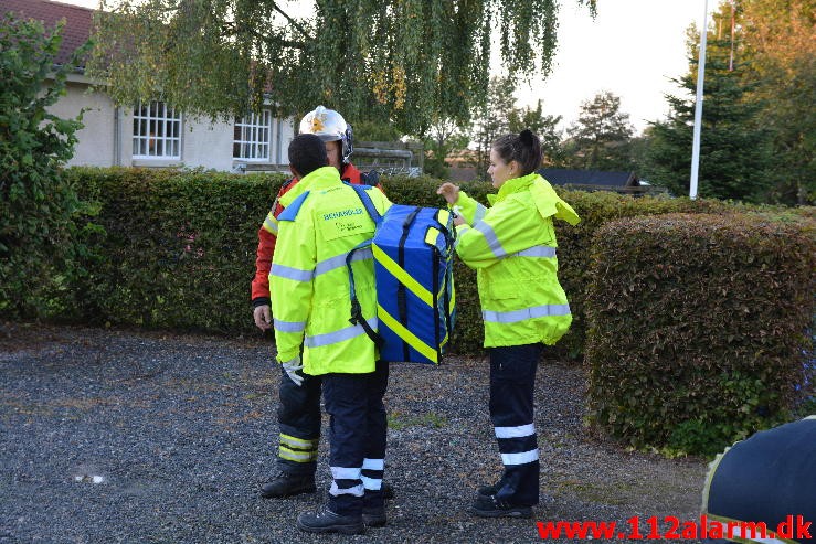 Ild i en gryde. Vindelevvej ved Jelling. 25/09-2015. Kl. 18:28.