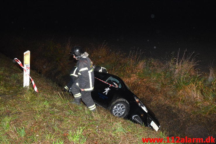 FUH med fastklemte. Vongevej lige før Vindelevvej. 08/10-2015. Kl. 20:37.