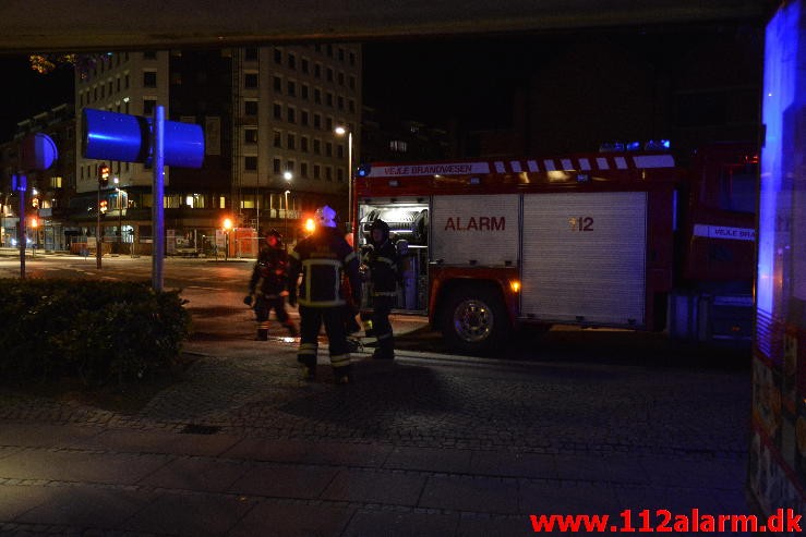 Brand i Etageejendom. Søndertorv 10 i Vejle. 10/10-2015. Kl. 03:02.