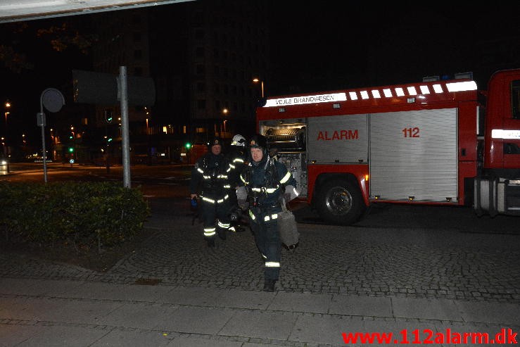 Brand i Etageejendom. Søndertorv 10 i Vejle. 10/10-2015. Kl. 03:02.