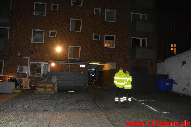 Brand i Etageejendom. Søndertorv 10 i Vejle. 10/10-2015. Kl. 03:02.