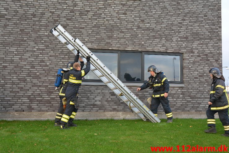 Brand i Villa. Erosvej i Vejle. 23/10-2015. Kl. 8:31.